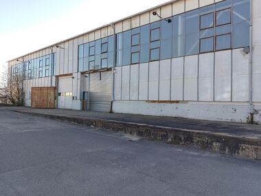 Halle wird bis auf die Stahlgrundkonstruktion zurückgebaut